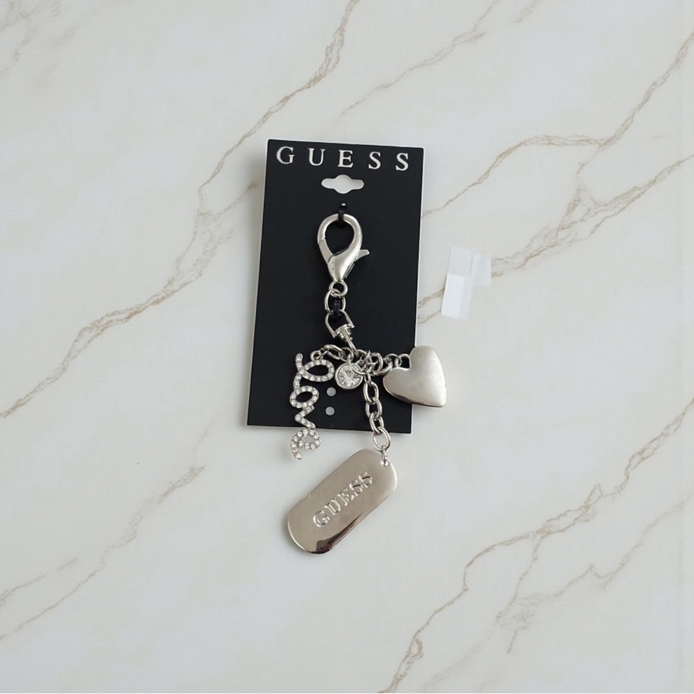 GUESS White Wallet with Silver Chain & Bag Charm NWT - Picture 5 of 7